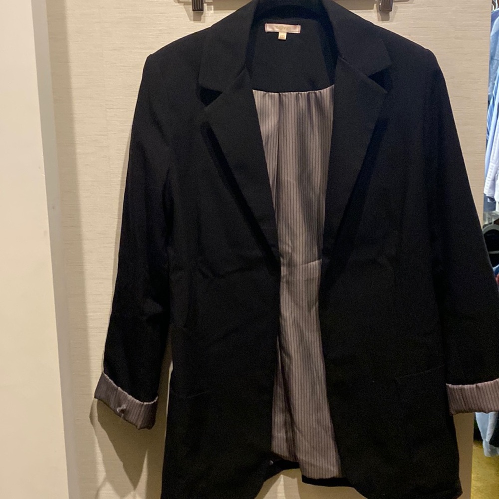Women’s mid length blazer